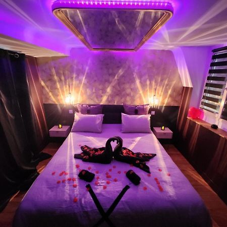 Caen, Tu M'Aimes - Suite Romantique Buitenkant foto